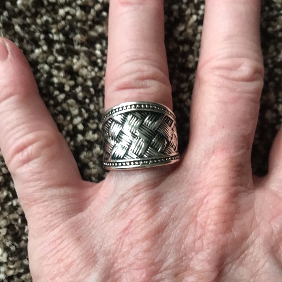 Silver Ring - Picture 3 of 4